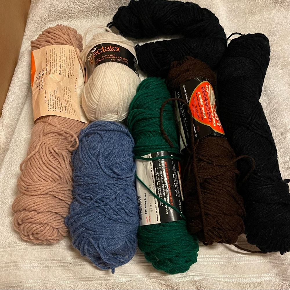 Scrap Yarn Lot#Y017 Granny Square Crochet Knit Plastic Canvas
